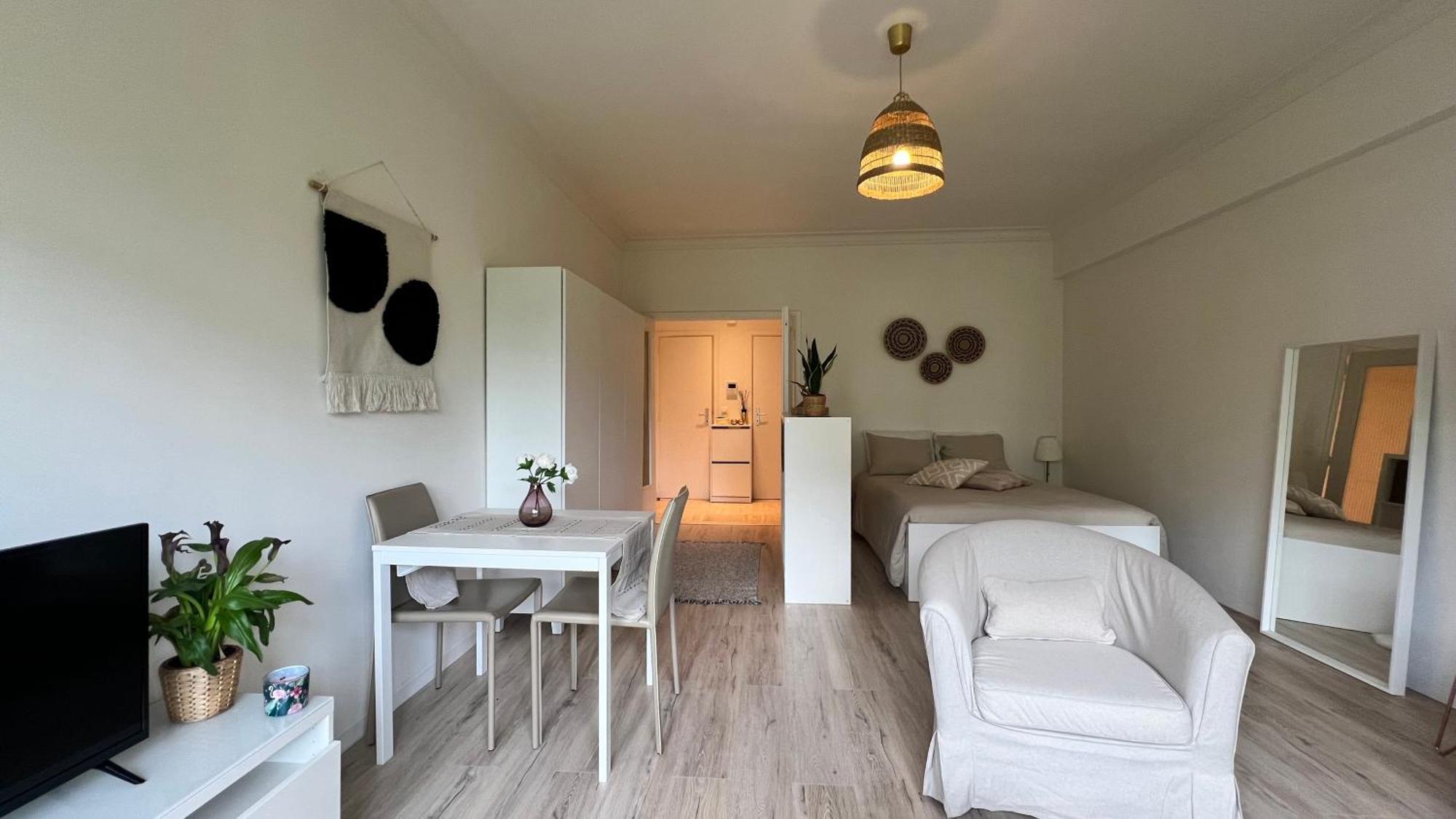 Charme Urbain Cosy Apartment *